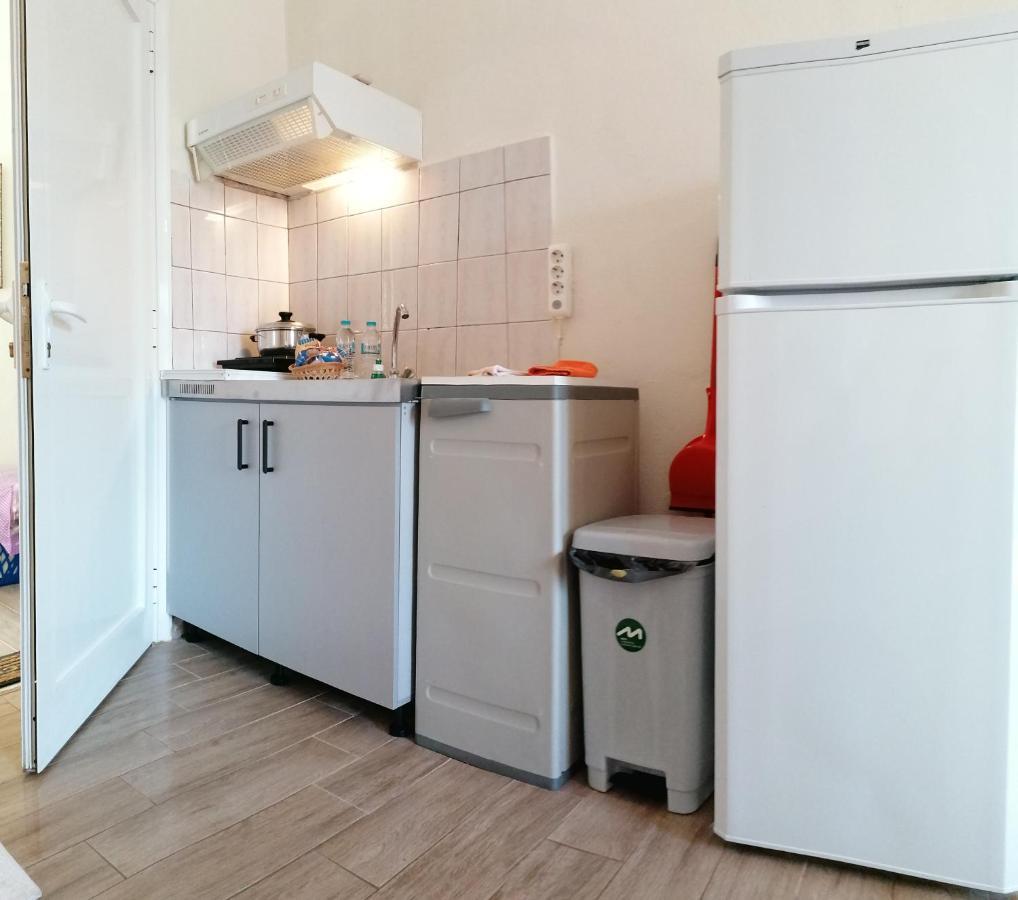 כריסי אמודיה Studios Lia Adults Only -Fully Renovated מראה חיצוני תמונה
