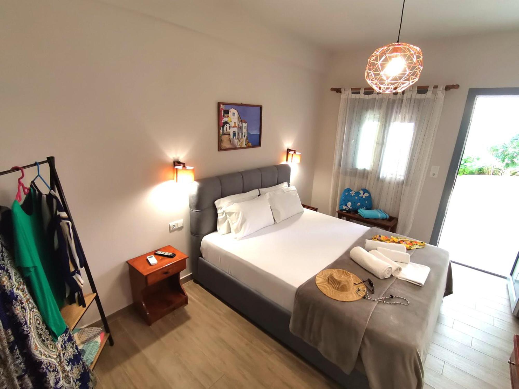 כריסי אמודיה Studios Lia Adults Only -Fully Renovated מראה חיצוני תמונה