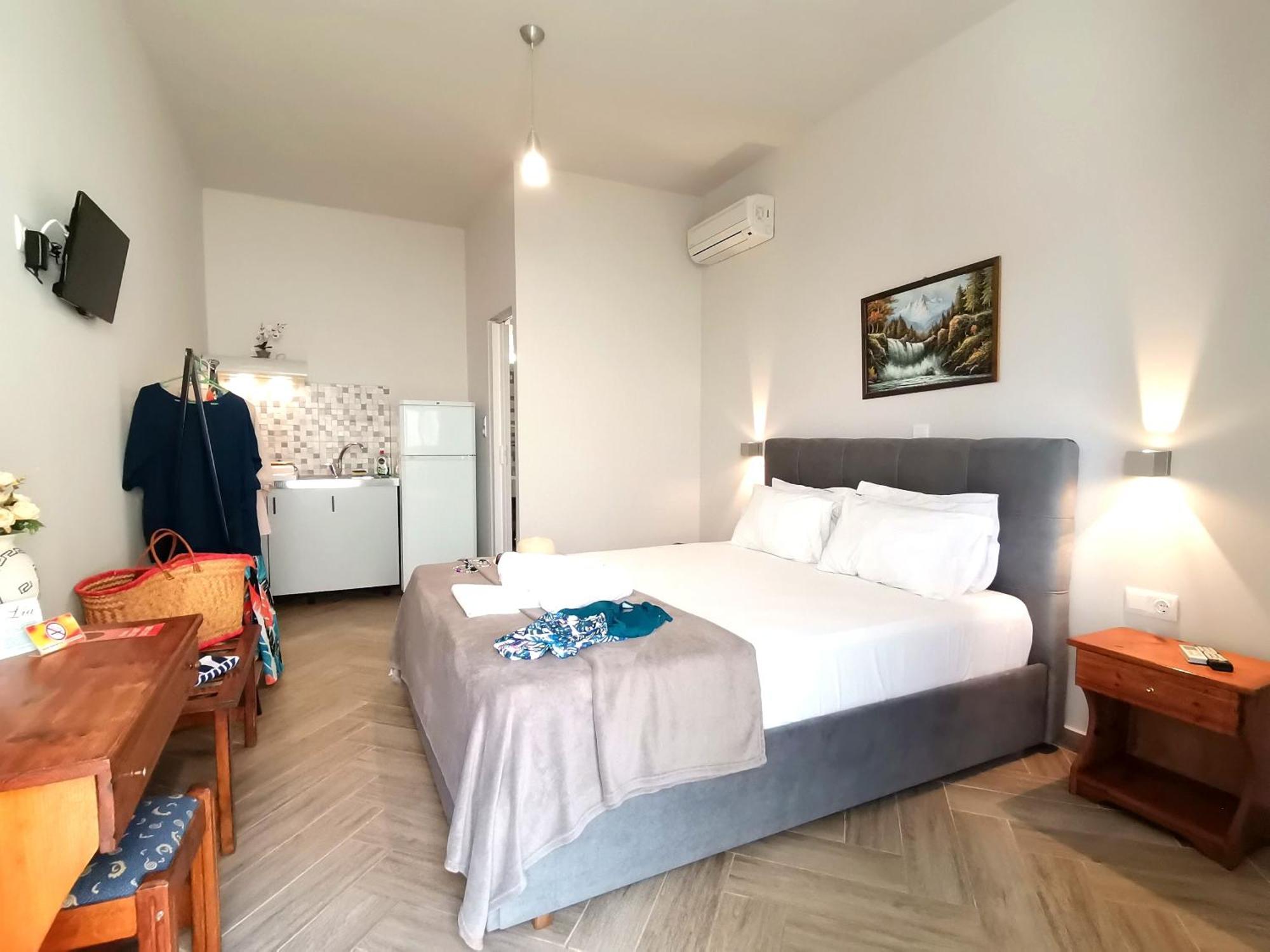 כריסי אמודיה Studios Lia Adults Only -Fully Renovated מראה חיצוני תמונה